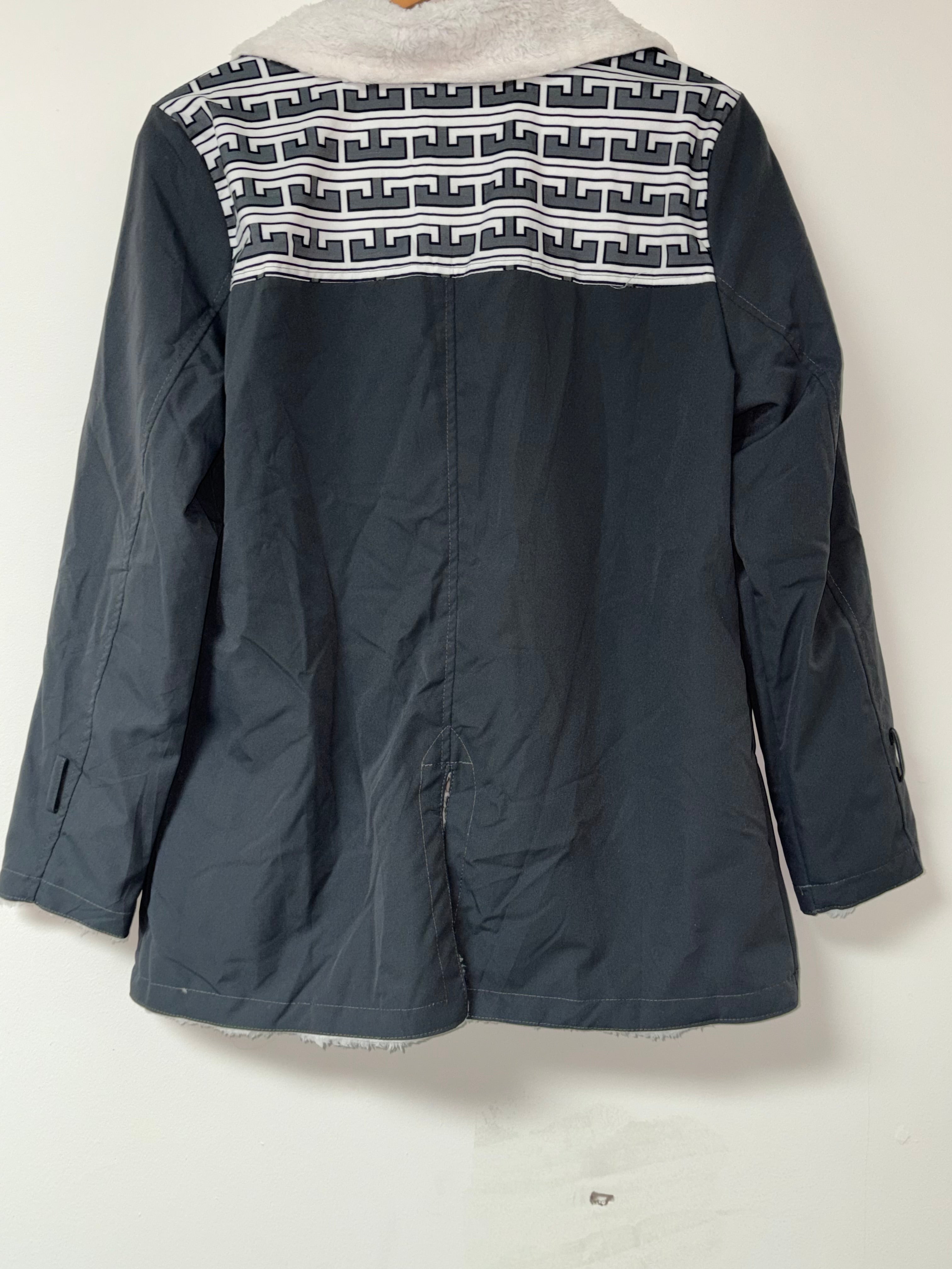 Aztec Jacket 😍 Black & Gray Styles | Sizes M & L