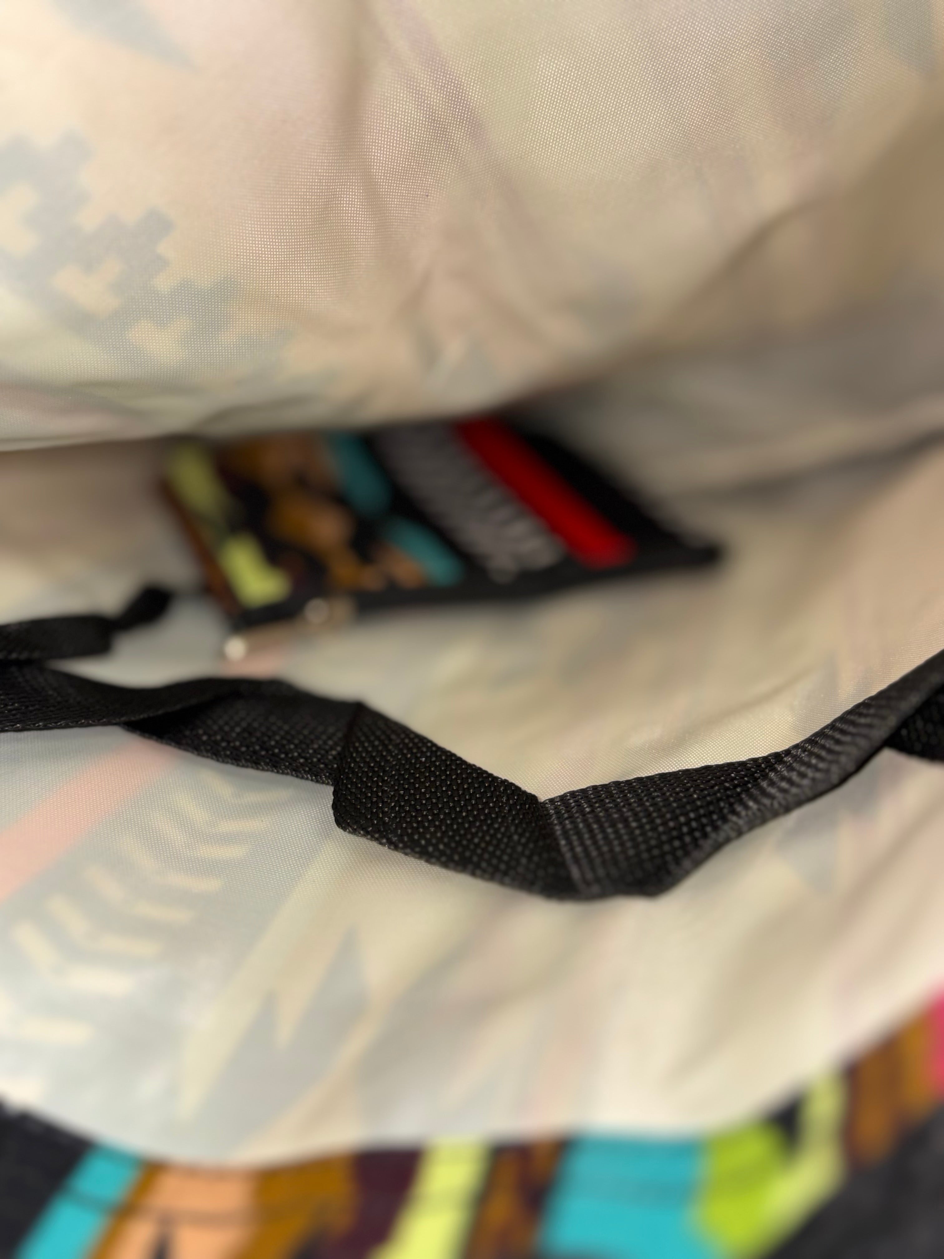 N Gil Totes 3 Styles: Cow Print, Cow & Serape Mix and San Jose Serape each comes with change purse 👛