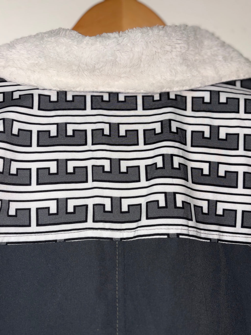 Aztec Jacket 😍 Black & Gray Styles | Sizes M & L