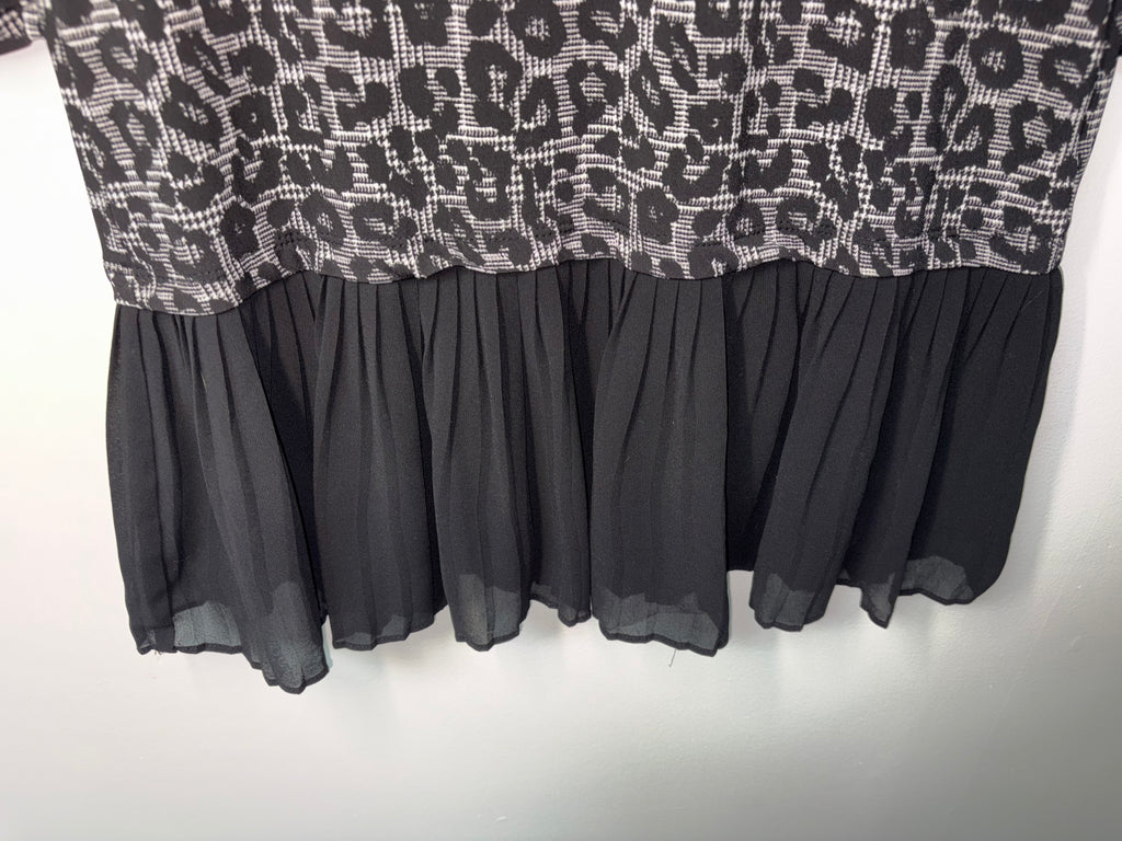 Michael Kors Gray Leopard Print Dress with Ruffled Hem |Size XS