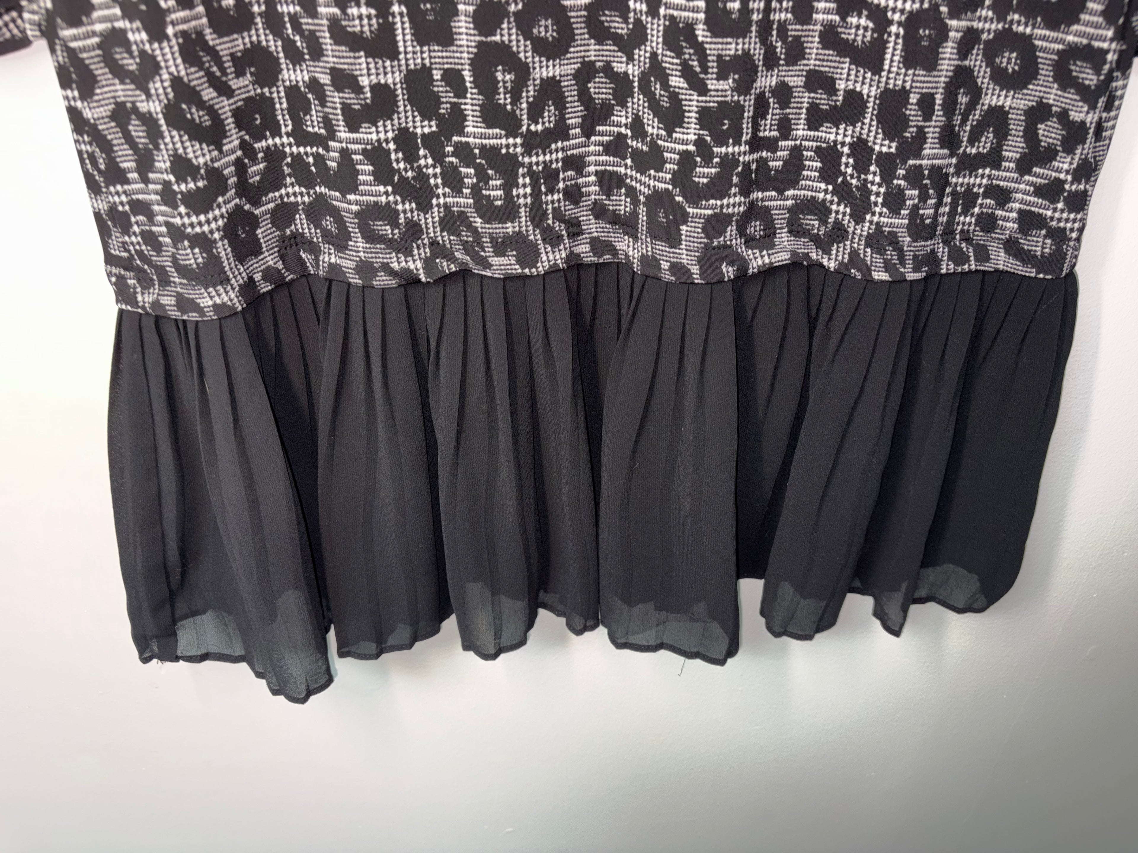 Michael Kors Gray Leopard Print Dress with Ruffled Hem |Size XS